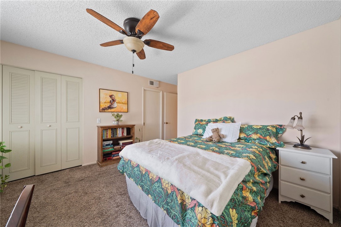 1200 W Montrose Avenue