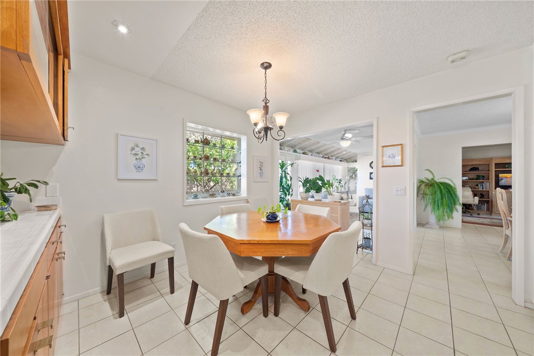 1200 W Montrose Avenue