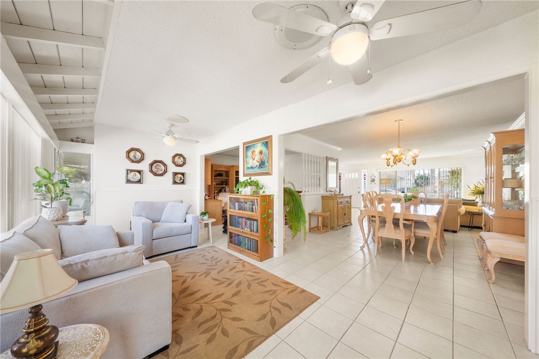 1200 W Montrose Avenue