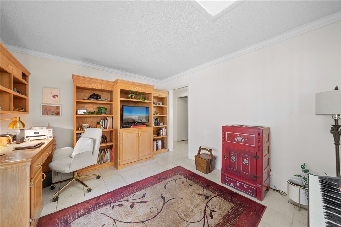 1200 W Montrose Avenue