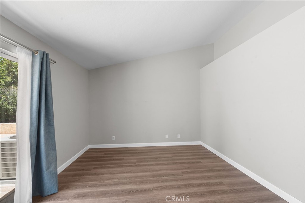 24577 Via Las Laderas