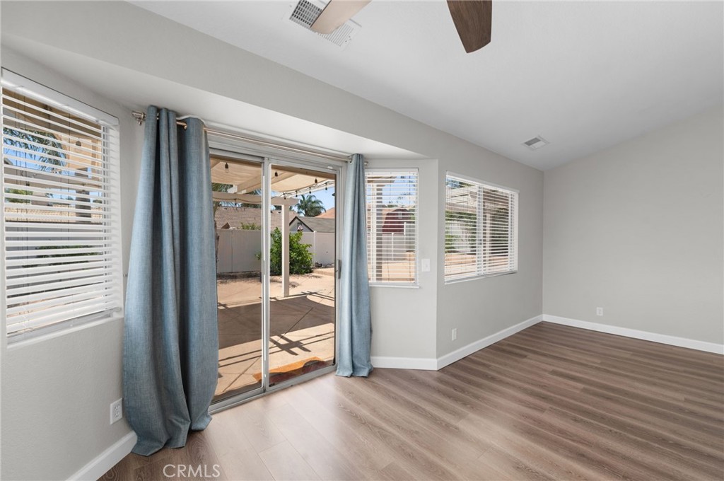 24577 Via Las Laderas