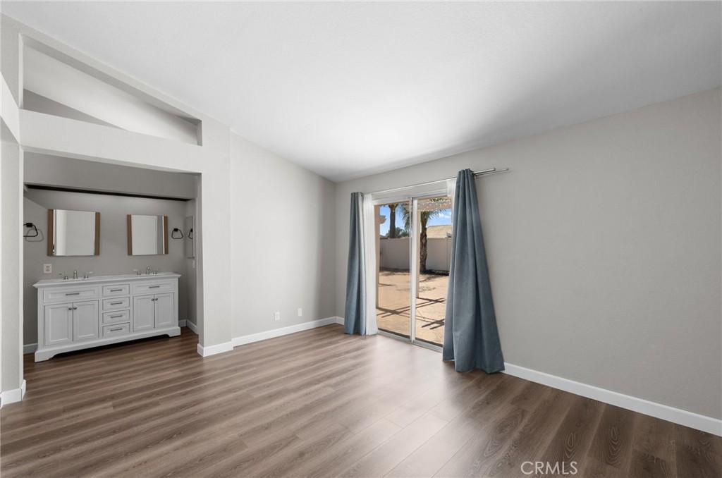 24577 Via Las Laderas