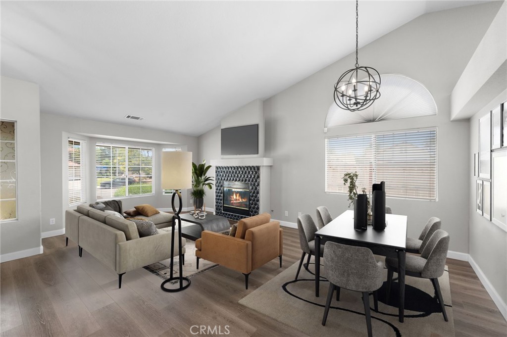 24577 Via Las Laderas