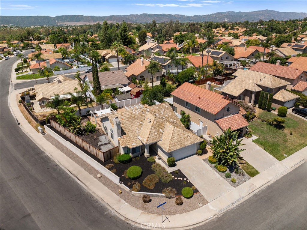 24577 Via Las Laderas