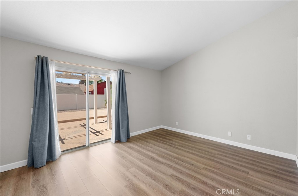 24577 Via Las Laderas