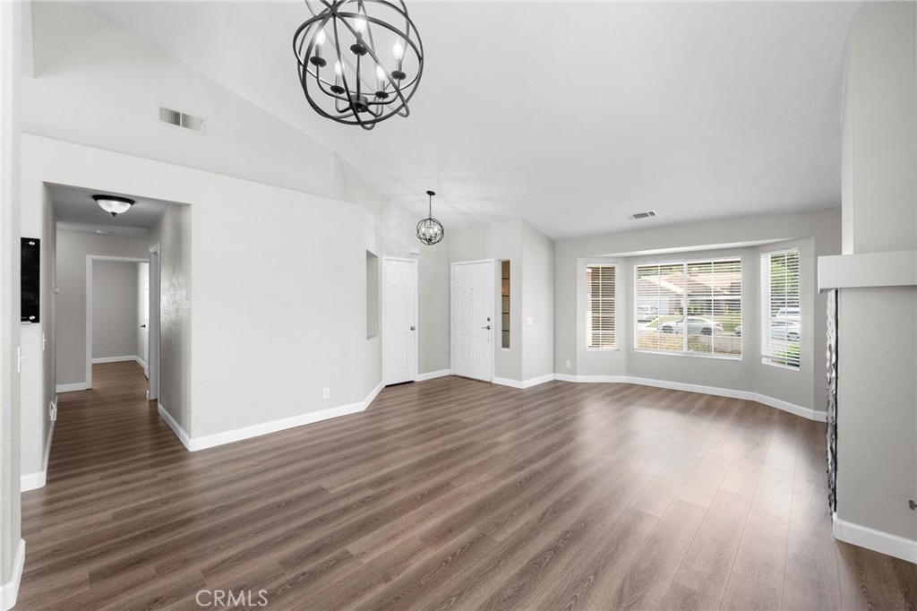 24577 Via Las Laderas