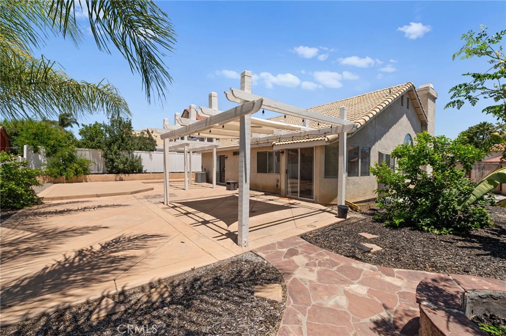 24577 Via Las Laderas