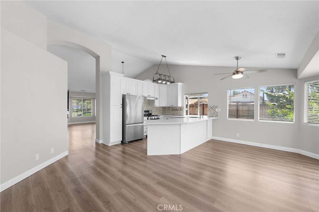 24577 Via Las Laderas