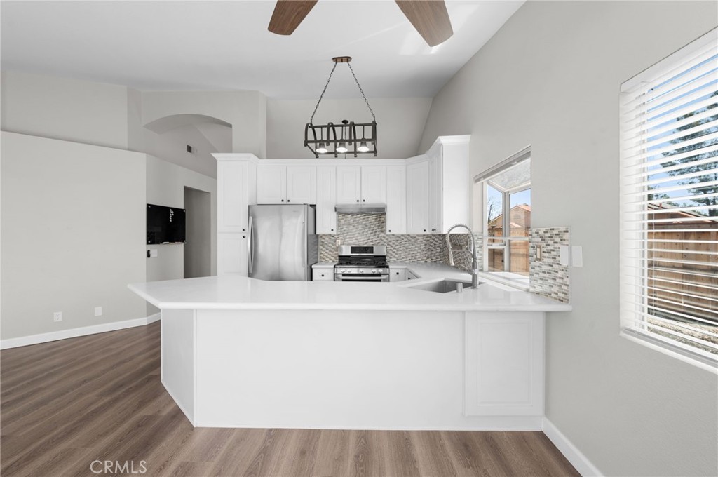 24577 Via Las Laderas