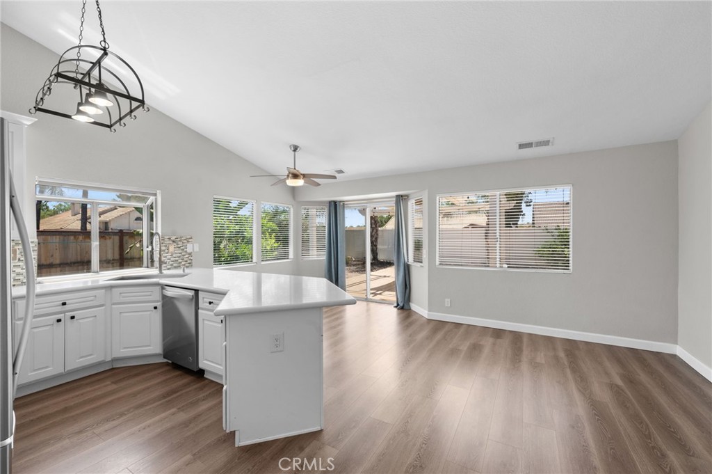 24577 Via Las Laderas