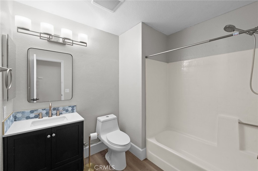 24577 Via Las Laderas