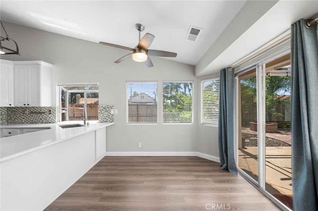 24577 Via Las Laderas