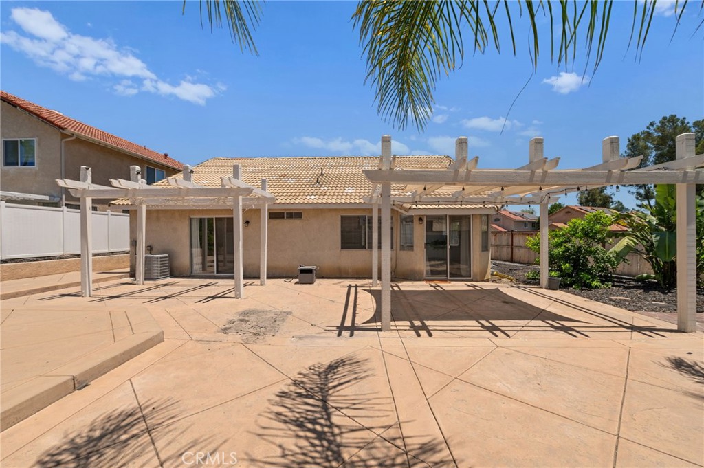 24577 Via Las Laderas