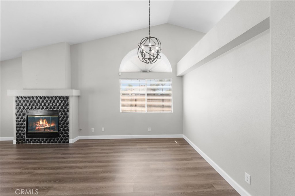 24577 Via Las Laderas