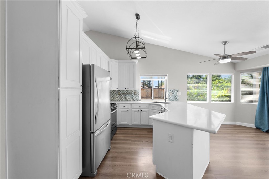 24577 Via Las Laderas