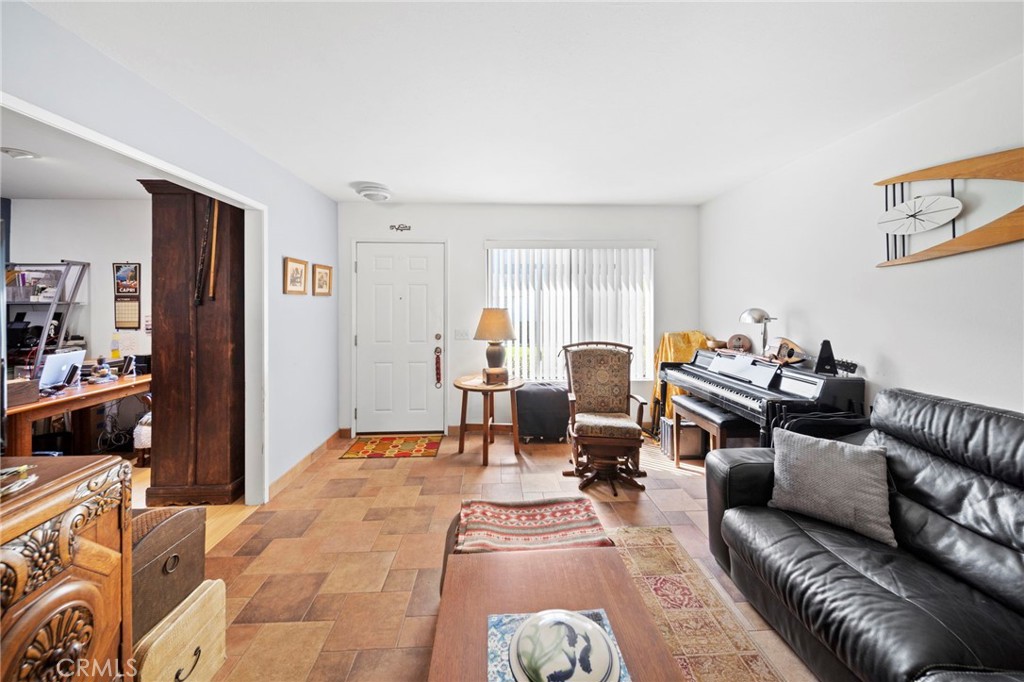 1351 W Cerritos Avenue 4