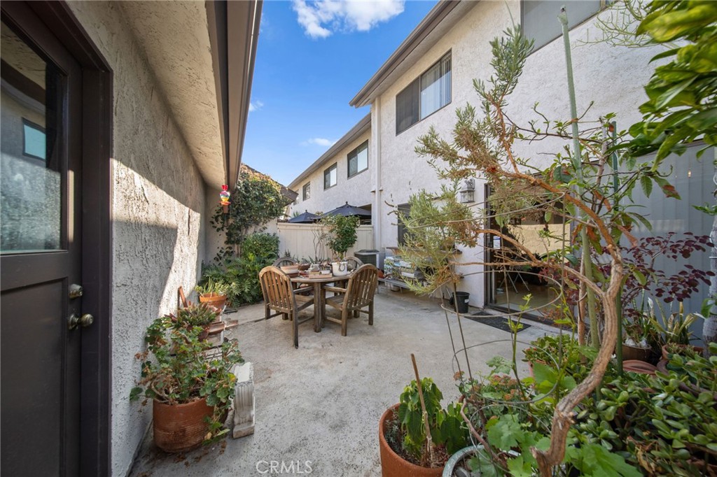 1351 W Cerritos Avenue 4