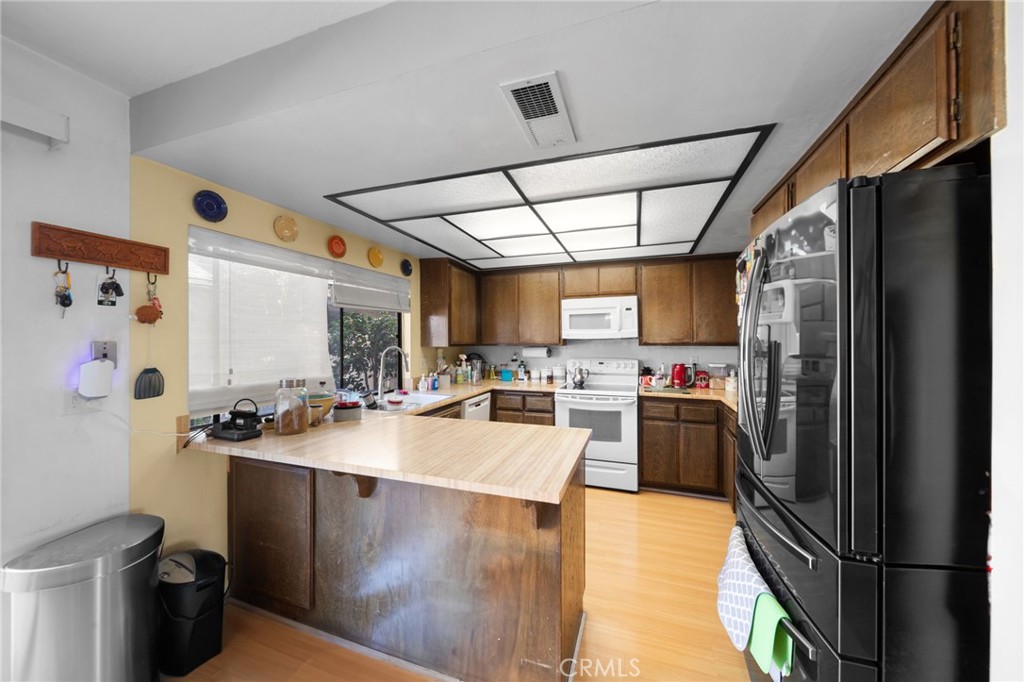 1351 W Cerritos Avenue 4