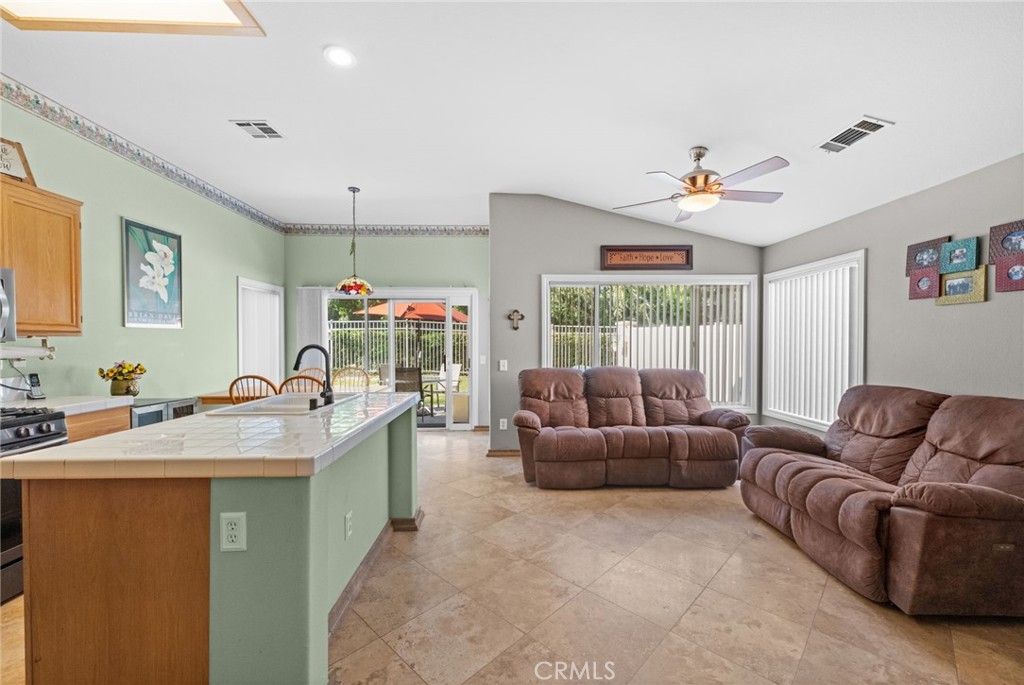 31790 Calle Vimianzo