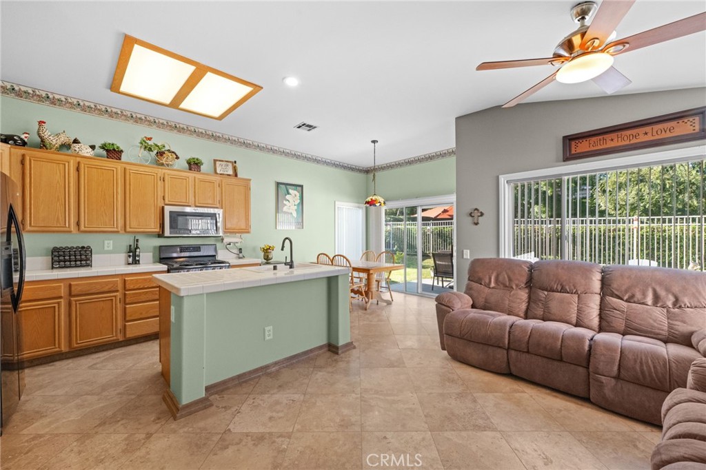 31790 Calle Vimianzo