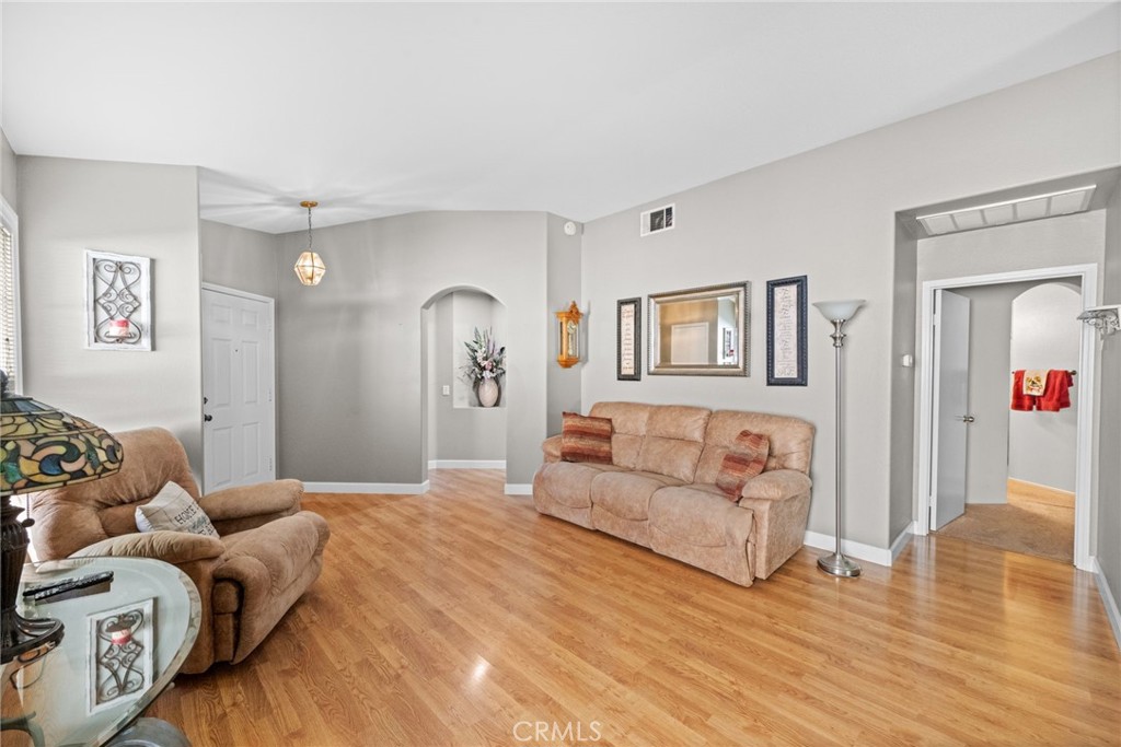 31790 Calle Vimianzo