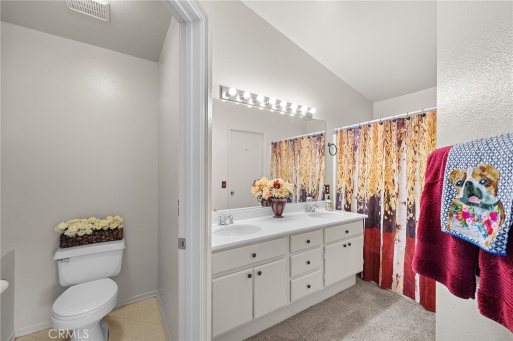 31790 Calle Vimianzo