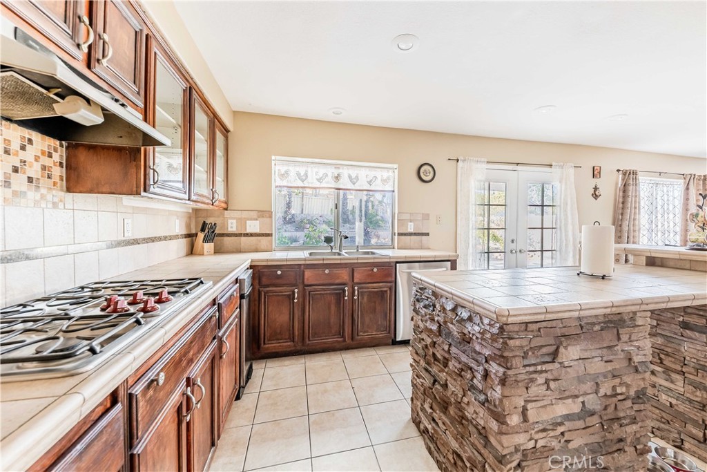 29113 Shorecliff Drive