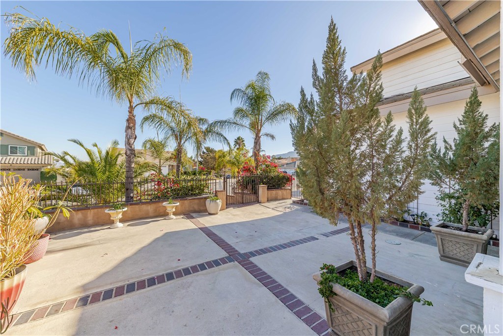 29113 Shorecliff Drive