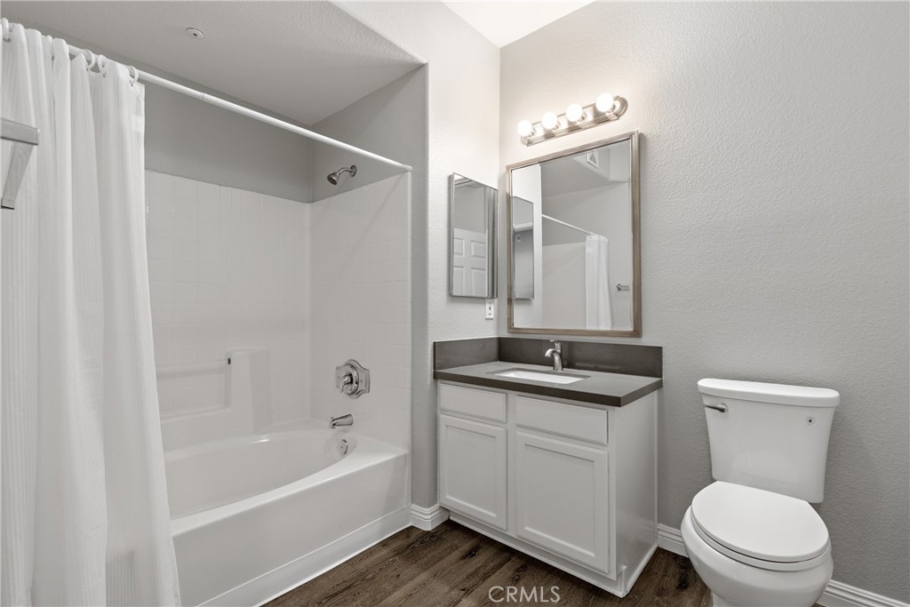 41410 Juniper Street 1111