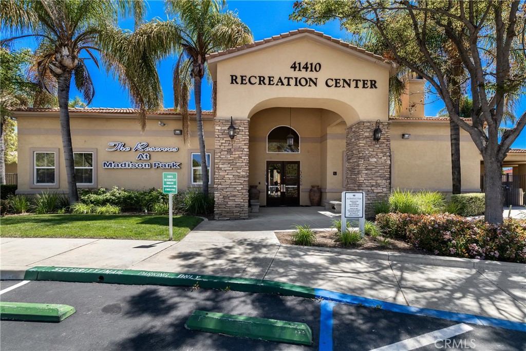 41410 Juniper Street 1111