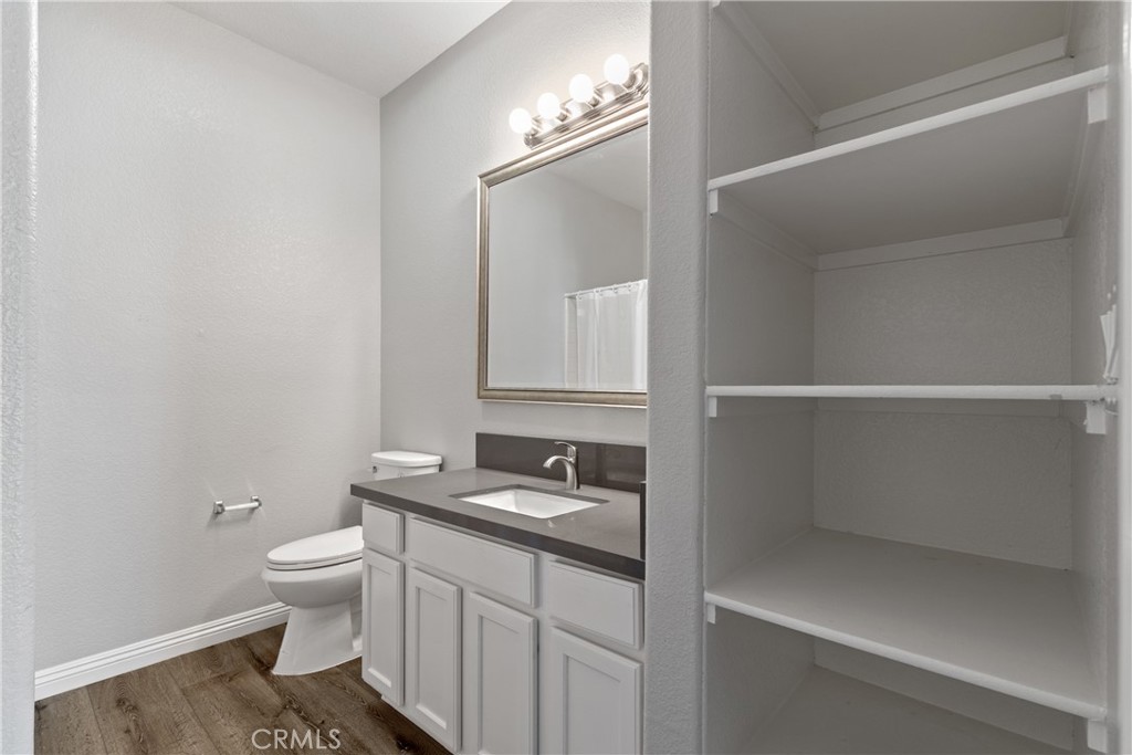 41410 Juniper Street 1111