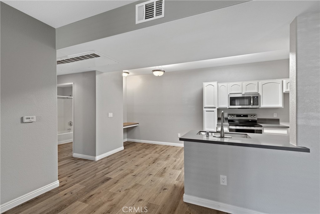 41410 Juniper Street 1111