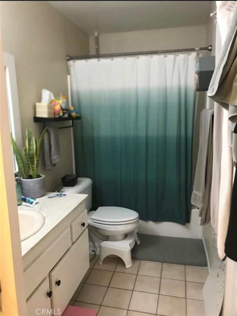 2100 W Palmyra Avenue 43