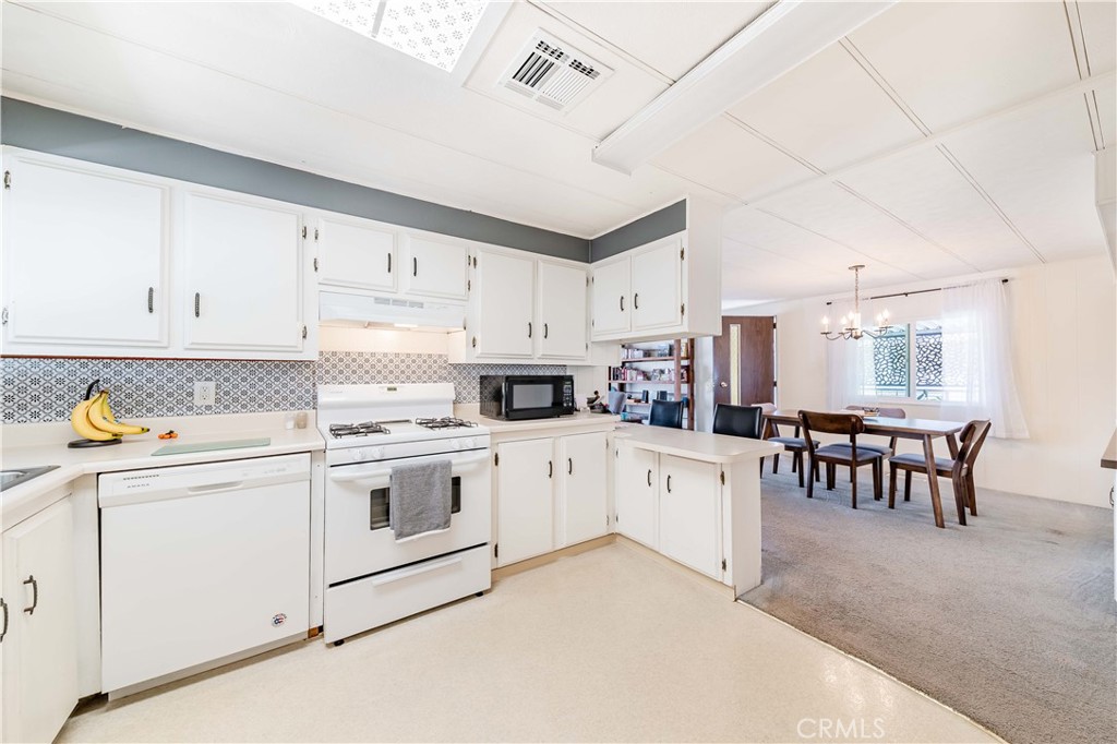 200 N El Camino Real 67