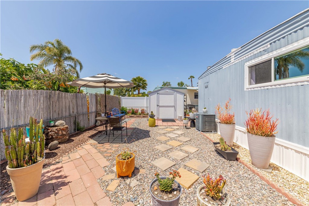 200 N El Camino Real 67