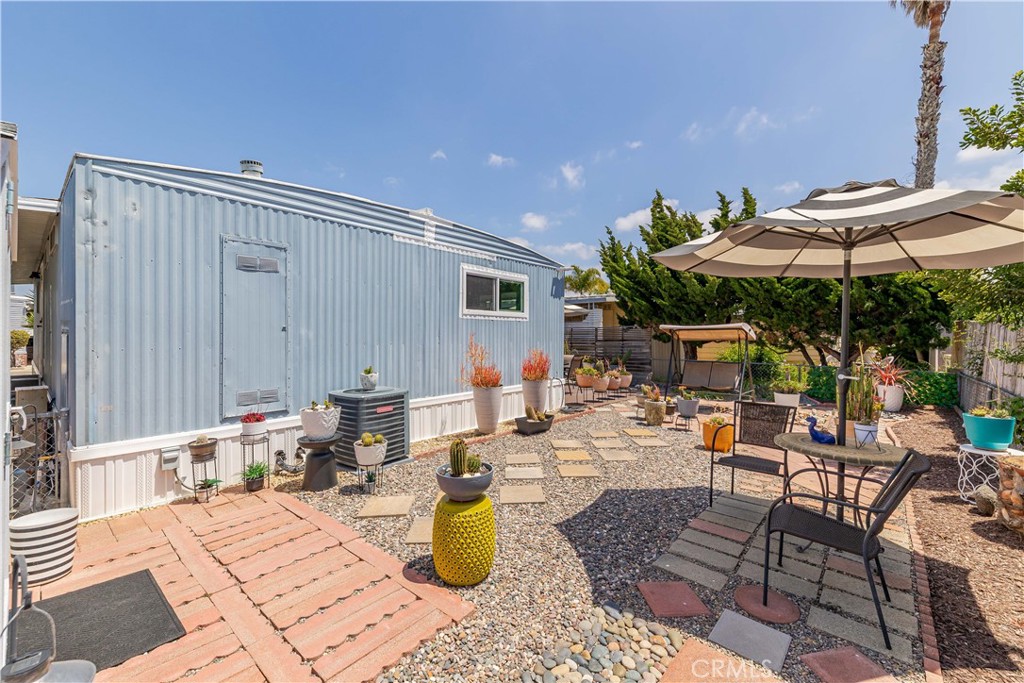 200 N El Camino Real 67