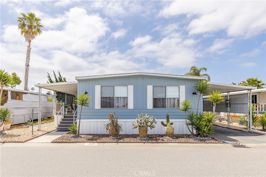 200 N El Camino Real 67