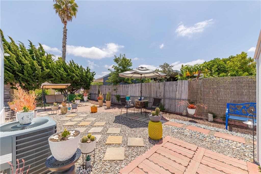 200 N El Camino Real 67