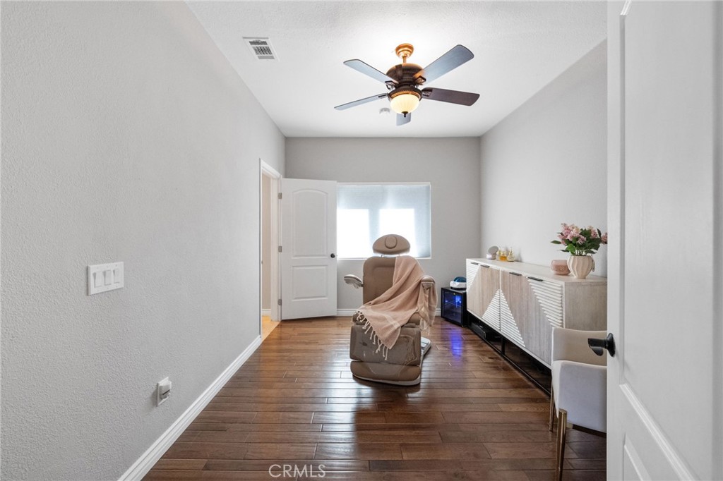 40493 Calle Katerine