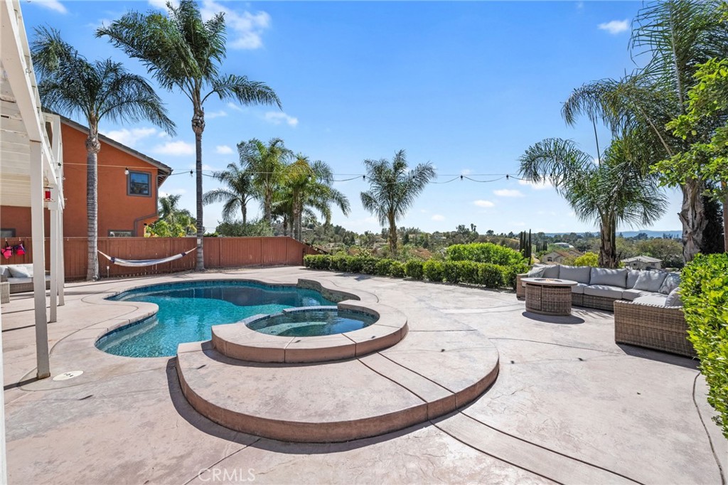 40493 Calle Katerine