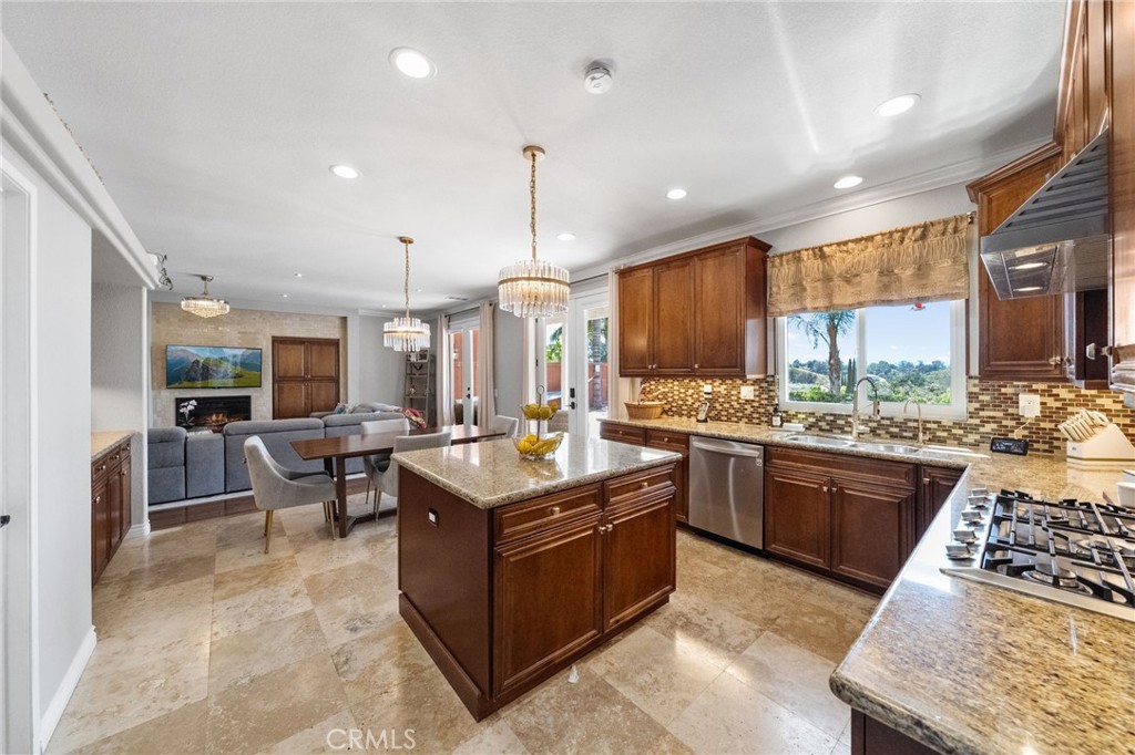 40493 Calle Katerine
