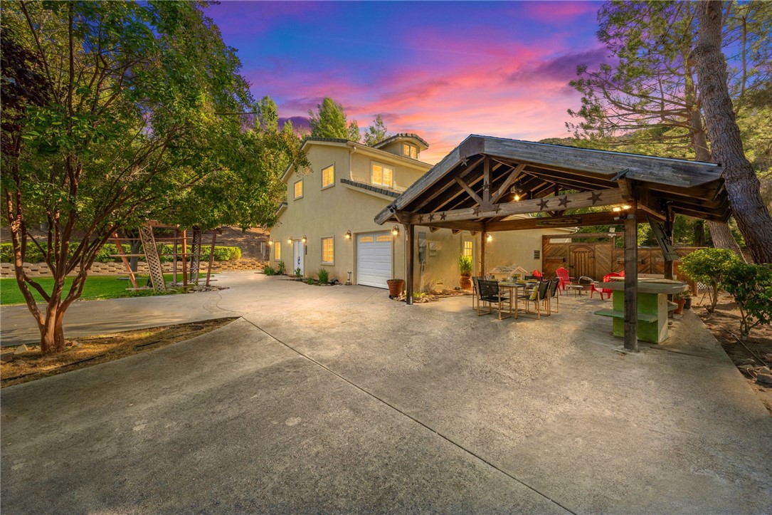 41225 Hacienda Drive