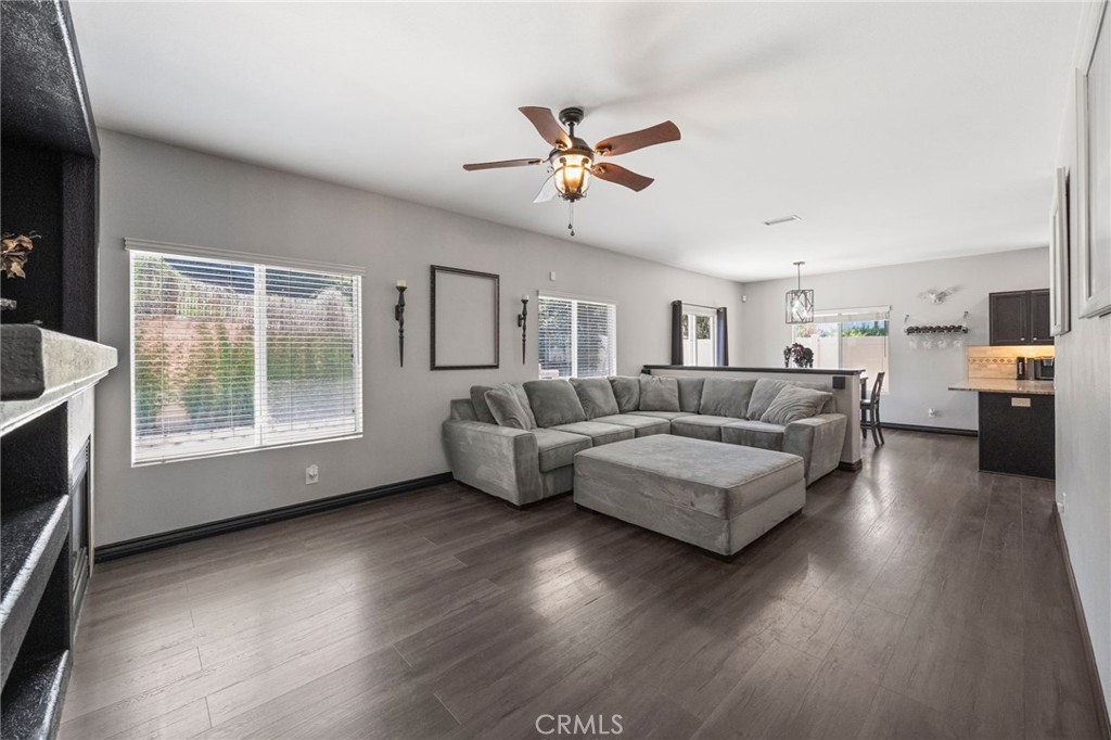 40406 Calle Katerine