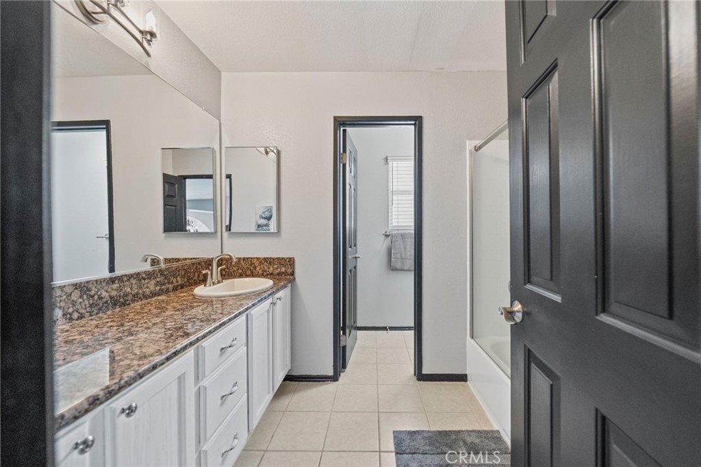 40406 Calle Katerine