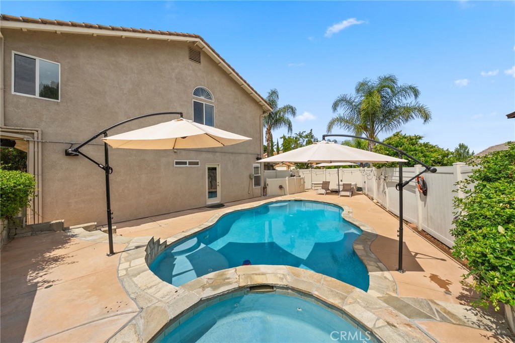 40406 Calle Katerine