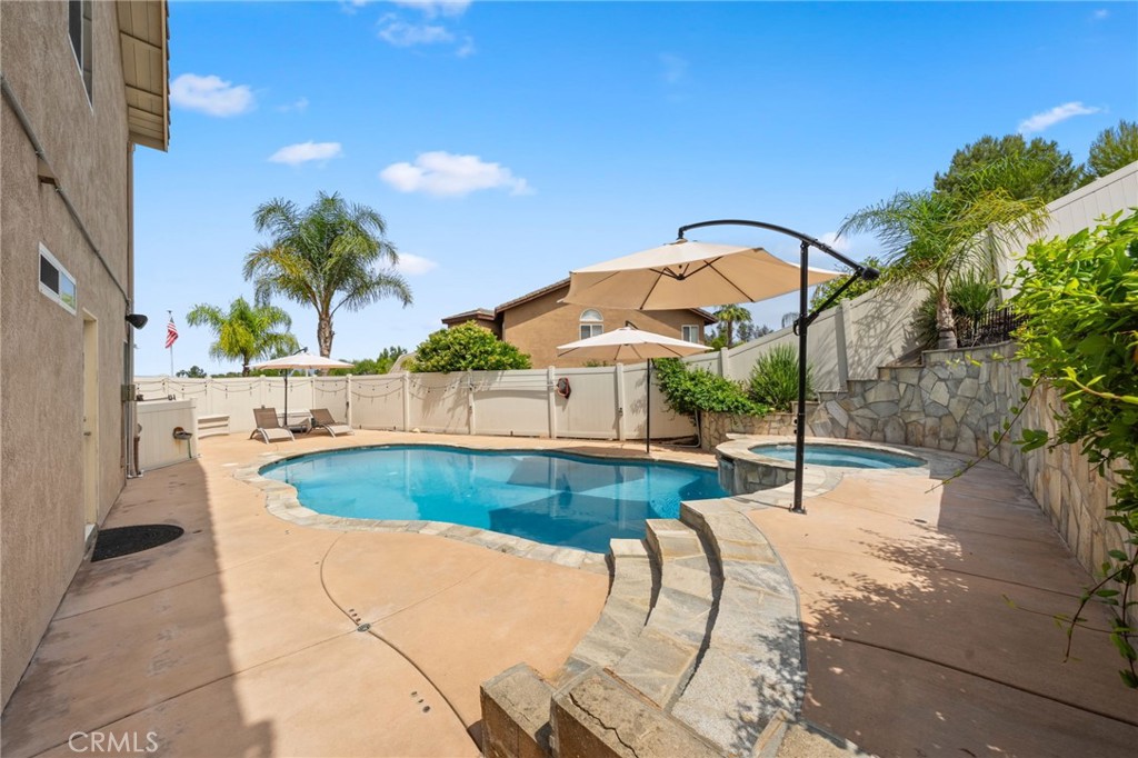 40406 Calle Katerine