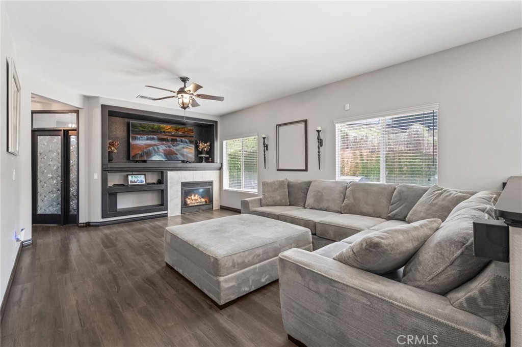 40406 Calle Katerine