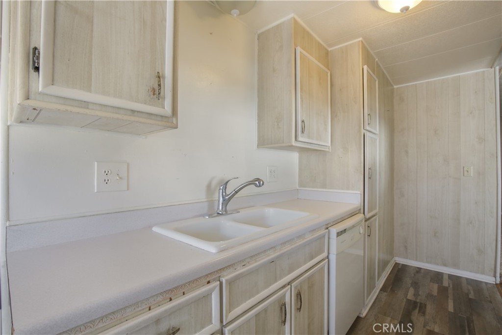 1499 Old Mountain Avenue 28