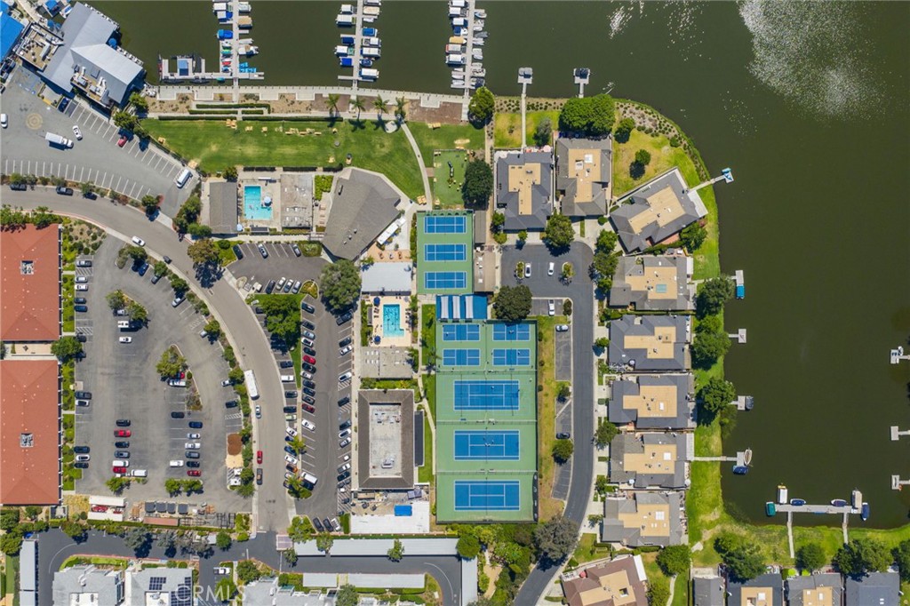 982 Camino Del Arroyo Drive 49